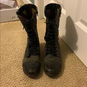 Steve Madden 8.5 black combat boots